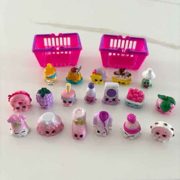 Shopkins Other - Shopkins Figures & Baskets